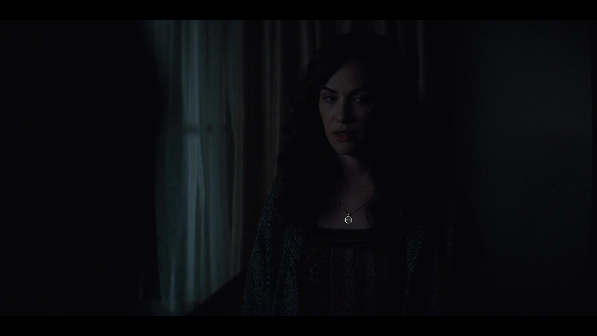 MidnightMass1x07_0025.jpg MidnightMass1x07_0025.jpg