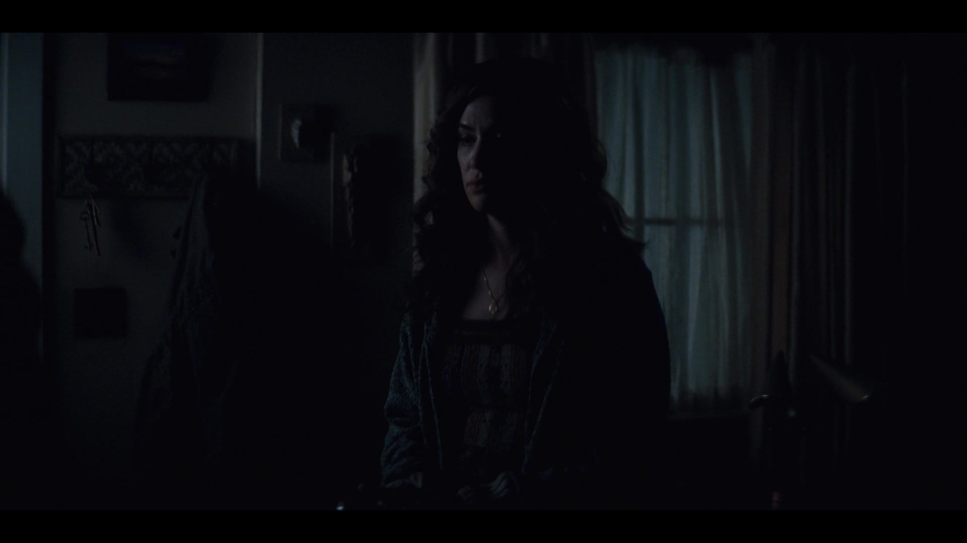 MidnightMass1x07_0033.jpg MidnightMass1x07_0033.jpg