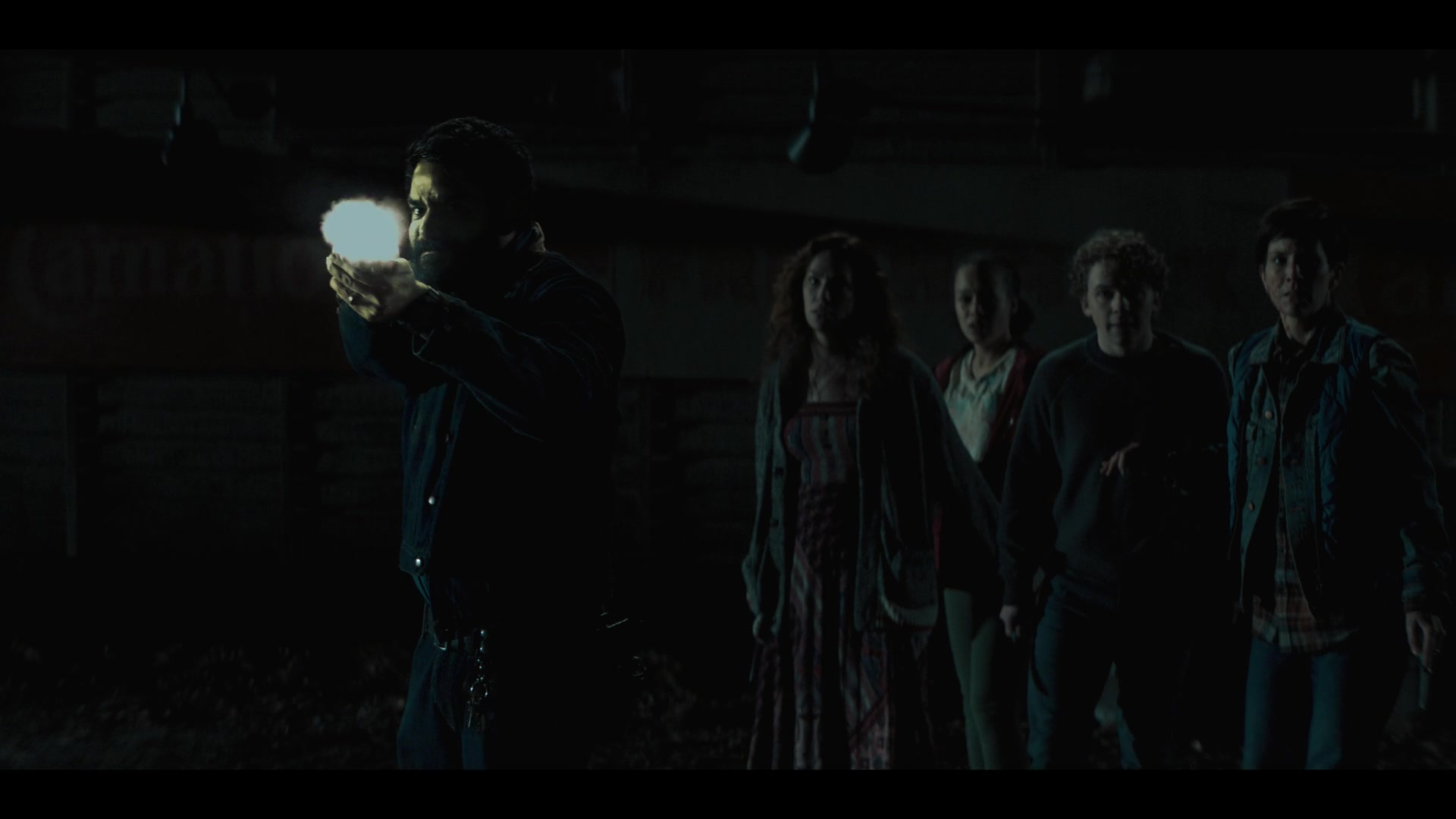 MidnightMass1x07_0096.jpg MidnightMass1x07_0096.jpg