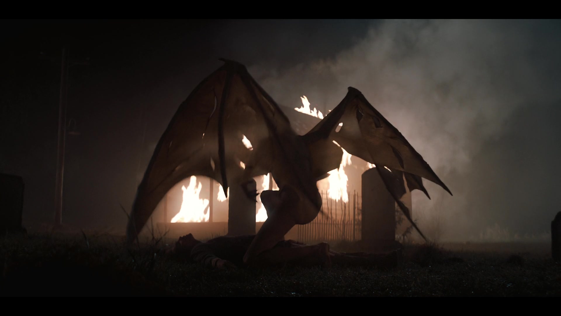 MidnightMass1x07_0174.jpg MidnightMass1x07_0174.jpg