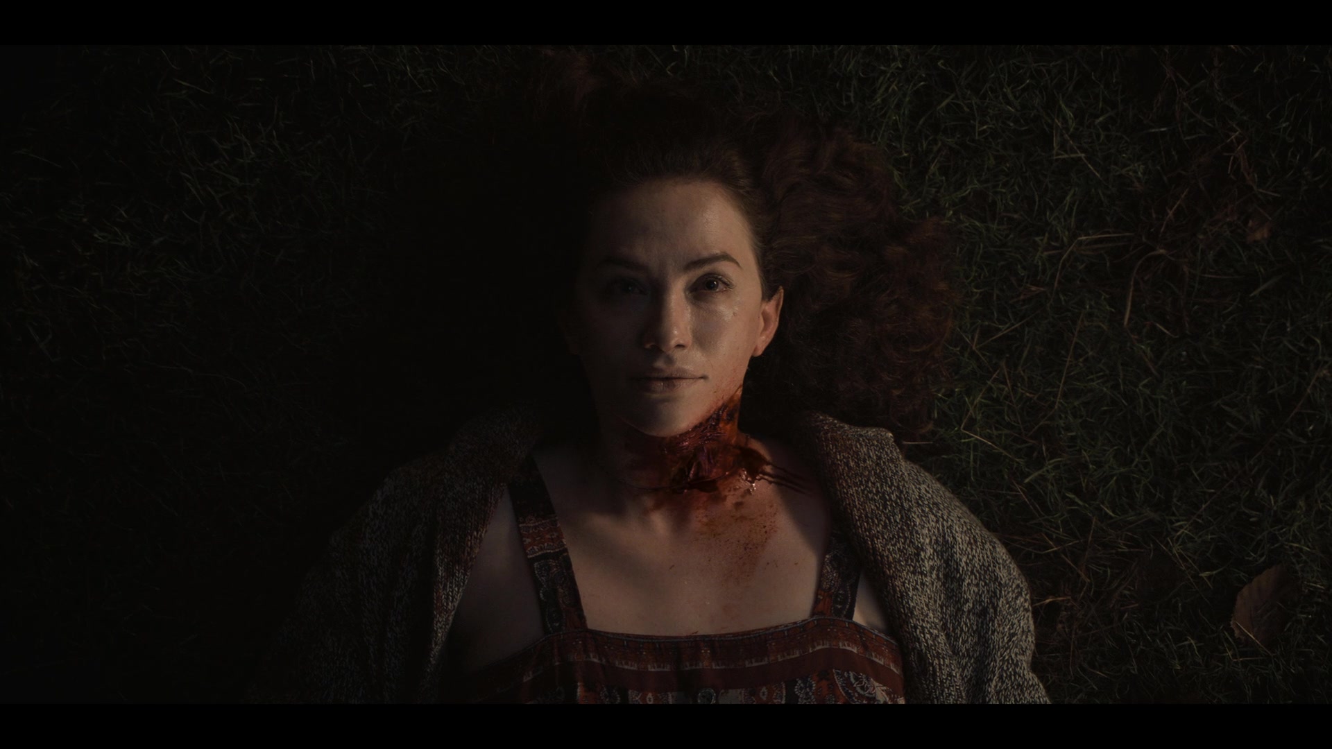 MidnightMass1x07_0253.jpg MidnightMass1x07_0253.jpg